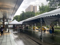 大安區普渡帳篷租借-商辦大樓人行道多頂宮廷帳連棟搭設-鴻揚展覽.jpg