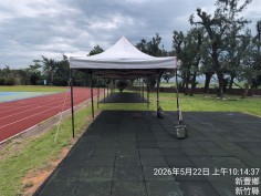 桃園新屋校園活動帳篷出租之快速帳篷縱向排列與防風沙包安全固定施工
