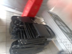 桃園八德開幕活動設備租用黑摺疊椅與塑膠椅整齊堆疊