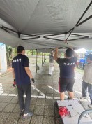 鴻揚專業團隊緊急進場-畢業典禮防雨帳篷搭設