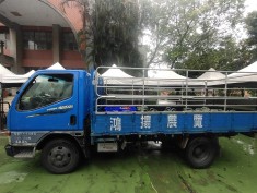 大同國小案場-鴻揚展覽專業工程車雨天進場