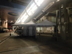 新竹巨城空橋下方白色快速帳篷區配置