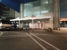 新竹巨城南四梯出口旁活動快速帳搭建